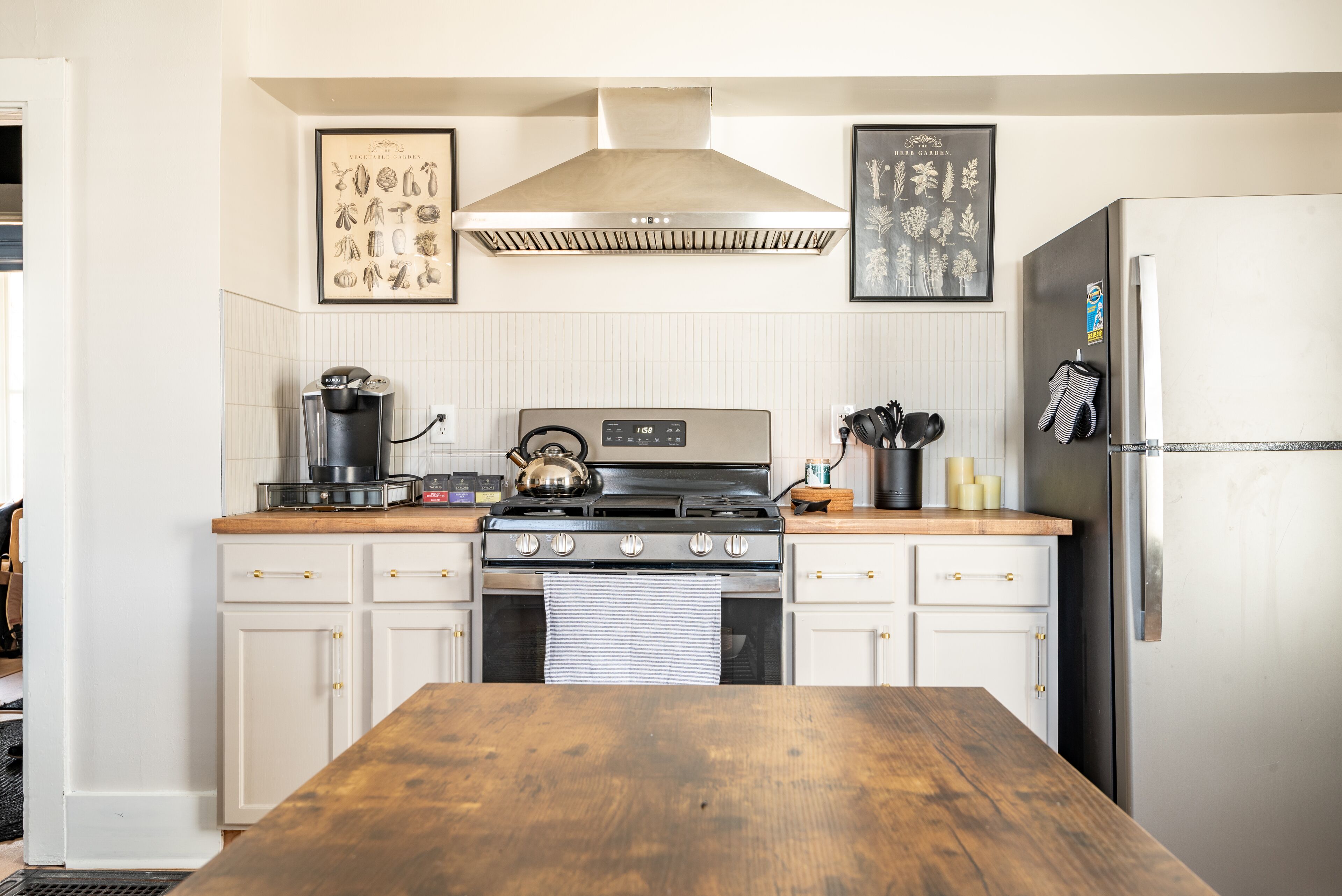 The Burlington Getaway, close to Lakes, Skiing, and Alpine Valley