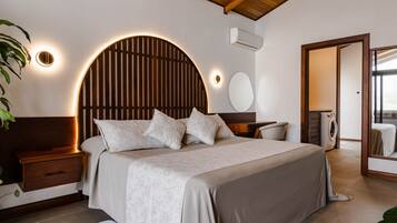 Honeymoon Villa, 1 King Bed with Sofa bed | 2 bedrooms, hypo-allergenic bedding, in-room safe