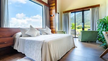 Hypo-allergenic bedding, in-room safe, individually decorated