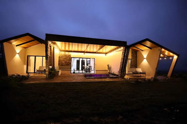 Vila luxo | 2 quartos, roupas de cama antialérgicas, cofres nos quartos