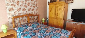 1 Schlafzimmer, Bügeleisen/Bügelbrett