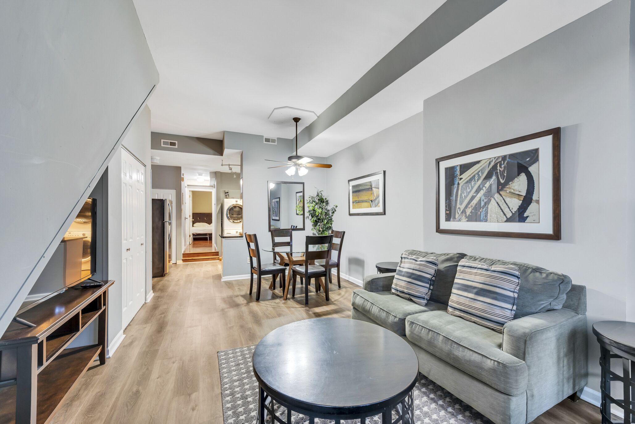 715a - Settle into Soulard! 4 beds 2 full baths