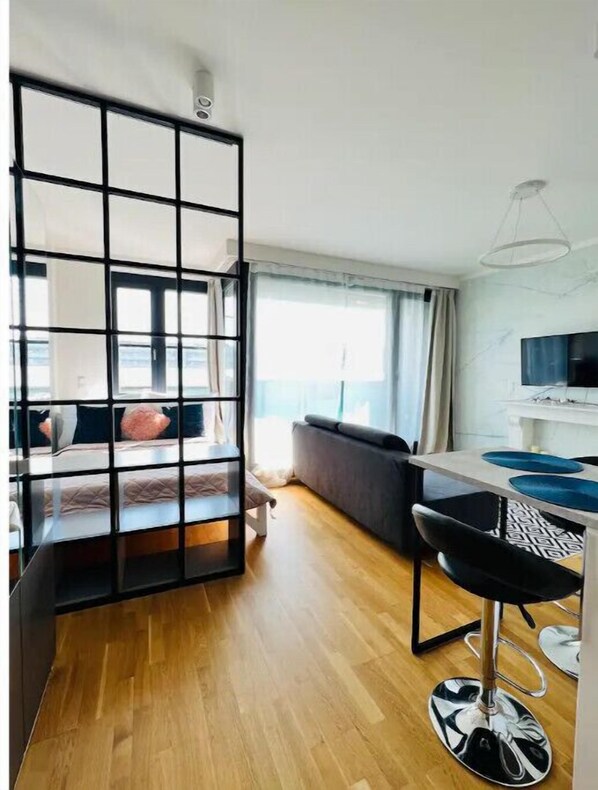 1 bedroom, iron/ironing board, free WiFi, bed sheets - White Pearl Studio with free parking in Holešovice (Prague 7)