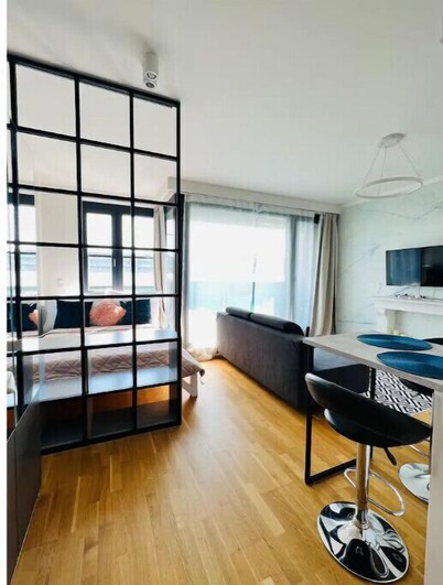 White Pearl Studio with free parking in Holešovice