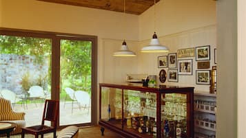 2 bares o lounges, bar junto a la alberca