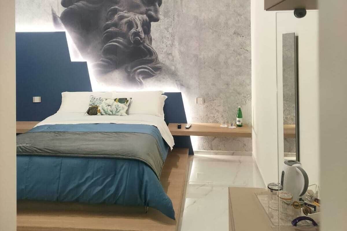 Rom – superior, 1 queensize-seng, terrasse, byutsikt | Sengetøy av topp kvalitet, senger med Select Comfort-madrass og minibar