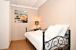 3 chambres, fer et planche à repasser, Wi-Fi gratuit, draps fournis