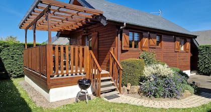 Chalet with swimming pool, quiet location near the center of cabourg