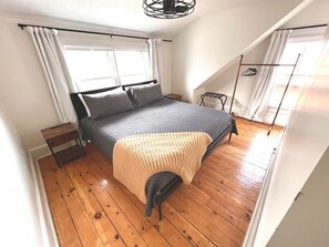 2 chambres, fer et planche à repasser, Wi-Fi gratuit, draps fournis