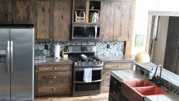 Micro-ondes, four, plaque de cuisson, lave-vaisselle