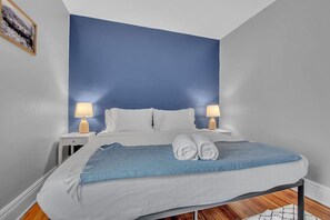 3 Schlafzimmer, Schreibtisch, Bügeleisen/Bügelbrett, WLAN