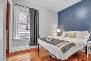 6 soveværelser, skrivebord, strygejern/strygebræt, Wi-Fi