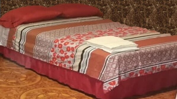 3 bedrooms, blackout curtains, iron/ironing board, free WiFi - RELAX HOSTEL (San Juan Bautista)