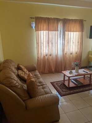 Smart TV - BROOKVILLE 2 BEDROOM- GROUND FLOOR (Georgetown)