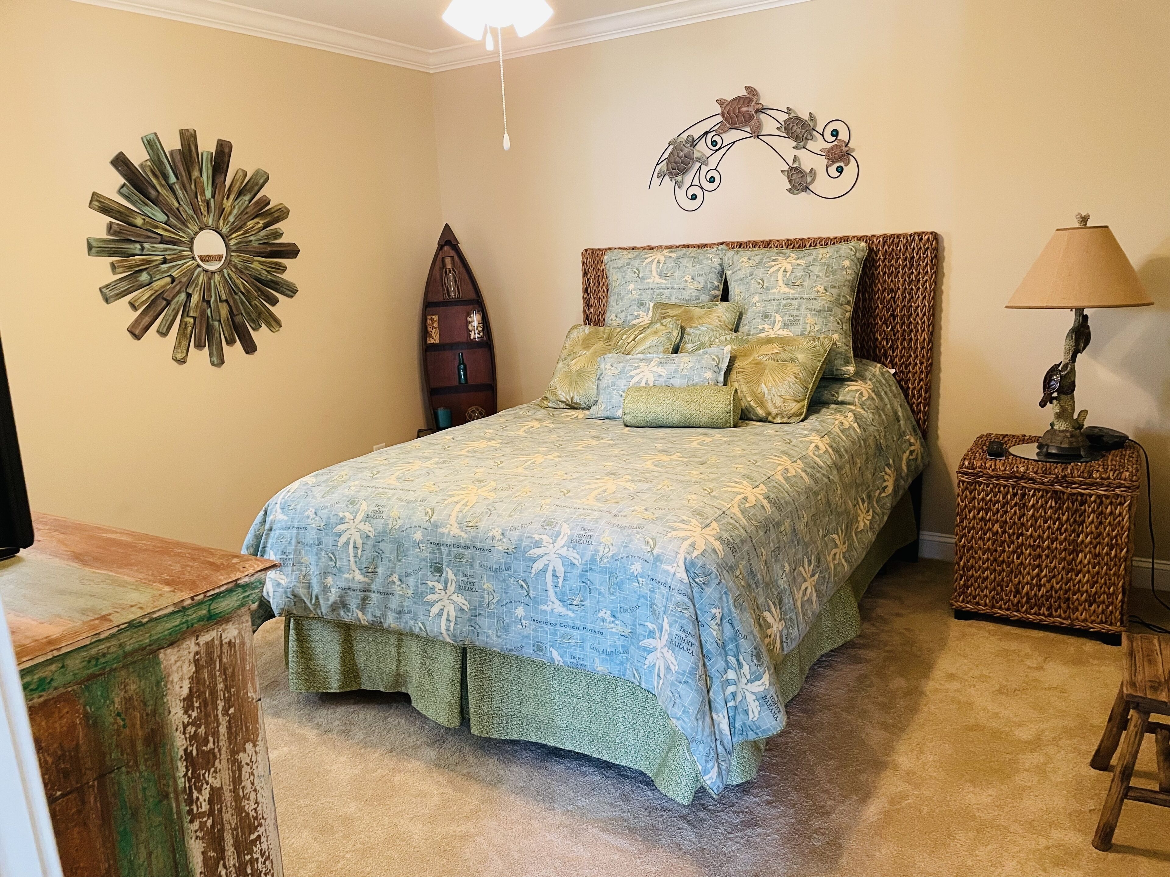 Bermuda Bay home in Surfside Garden City, 5 BRs, Pools, Beach, Golf cart