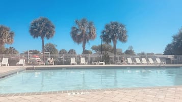 Piscina externa, piscina aquecida