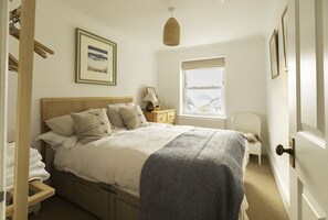 6 Schlafzimmer, Bügeleisen/Bügelbrett, kostenloses WLAN, Bettwäsche