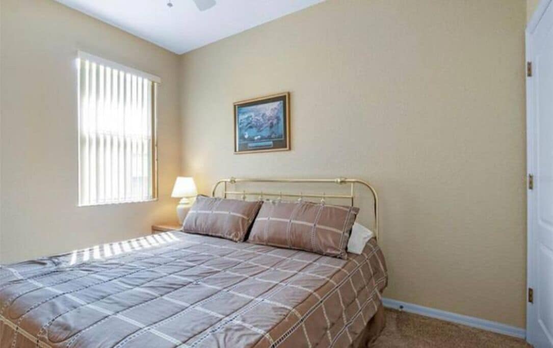 Spacious 5 Bedroom Pool Home Close to Disney World