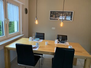 Dining - Cosi Apartment 2SZ + balcony, near bathing lake, Alla-Hopp facility, shopping, highway (Hemsbach)