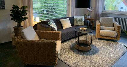 Cosi Apartment 2SZ + balcony, near bathing lake, Alla-Hopp facility, shopping, highway