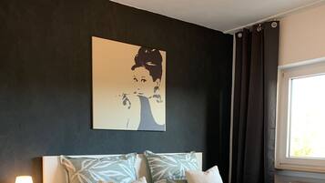 2 Schlafzimmer, Schreibtisch, Reisekinderbett, kostenloses WLAN