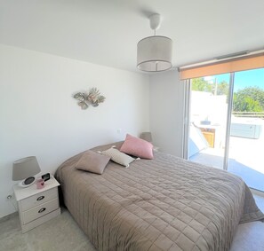 3 bedrooms, iron/ironing board, travel cot, WiFi