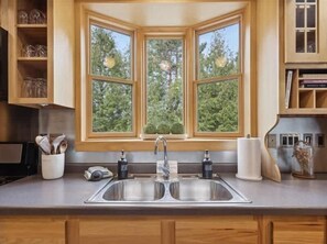 Fridge, microwave, oven, stovetop - Gorgeous home close to Fish Creek & Hot Tub! (Fish Creek)