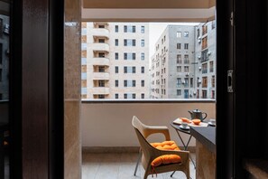 Departamento económico, 1 habitación, balcón, vista al patio | Balcón