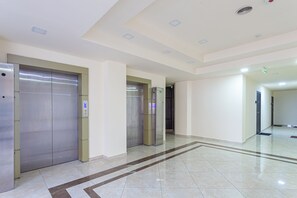 Elevator - Stay Inn on Buzand str. 17  (Yerevan)