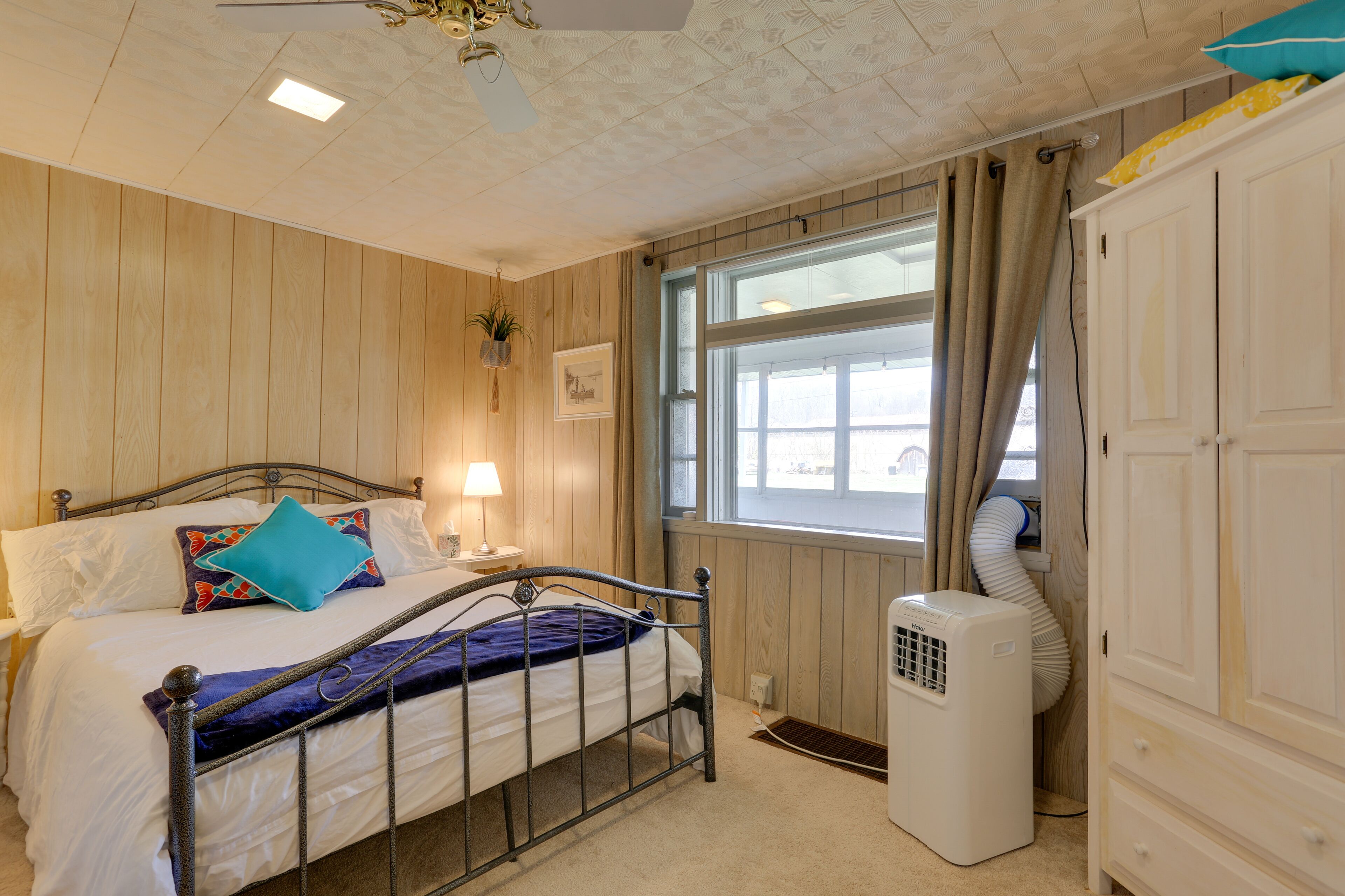 2 quartos, ferros/tábuas de passar roupa, Wi-Fi, roupa de cama