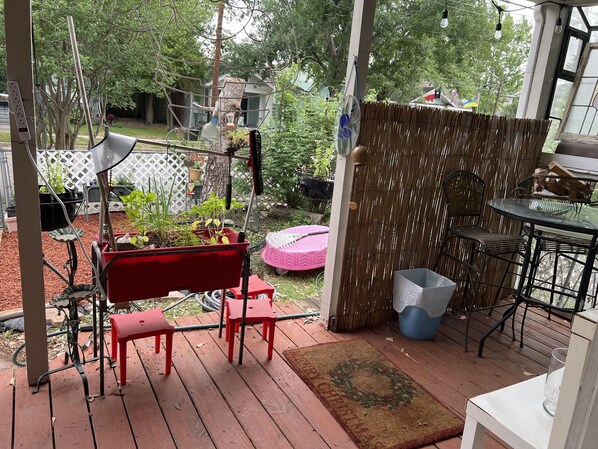 Outdoor dining