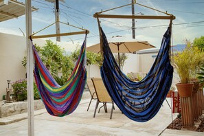 Courtyard - Seaside Adventure Lodging (Ensenada)