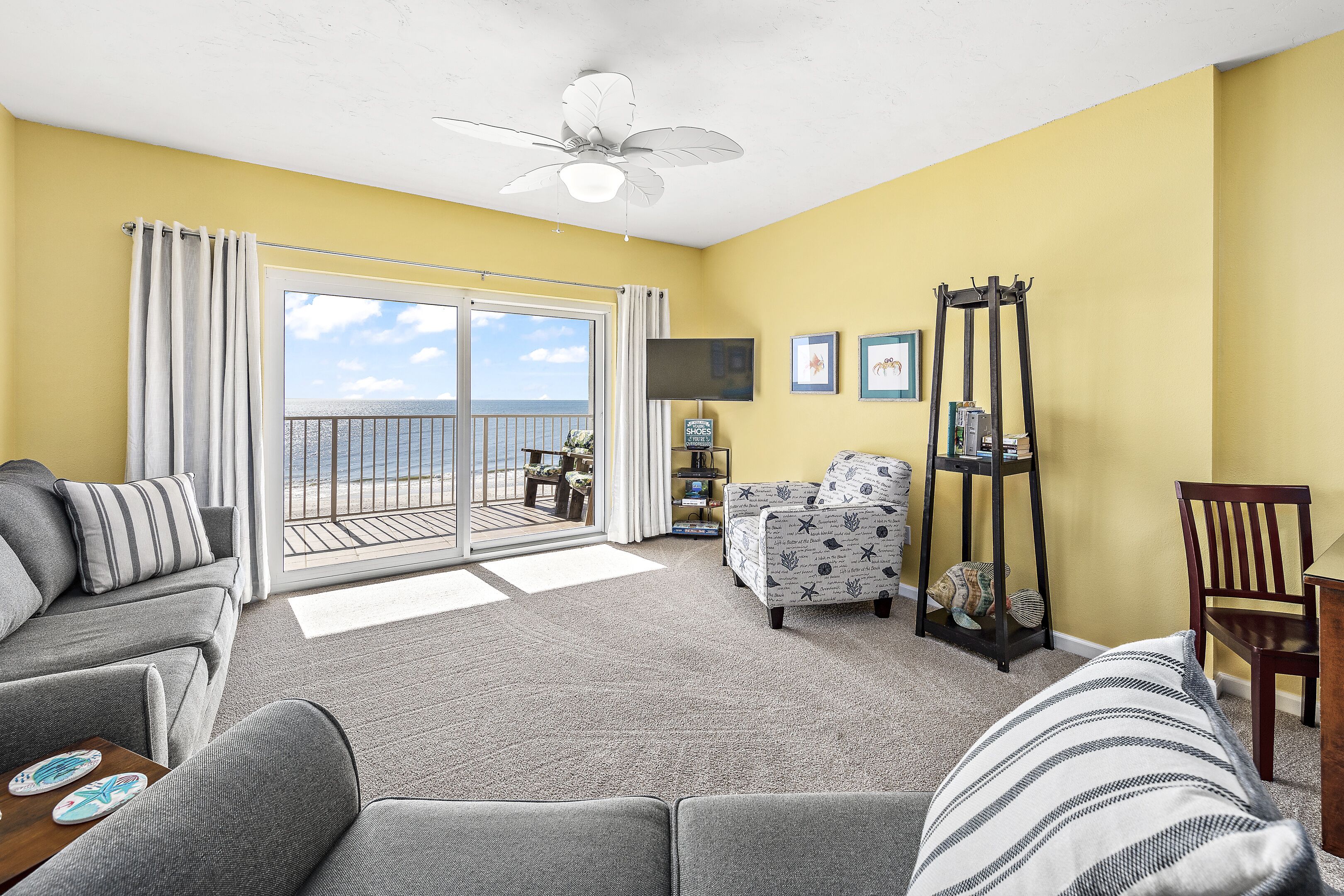 Direct Beachfront with Private Balcony Beach View!