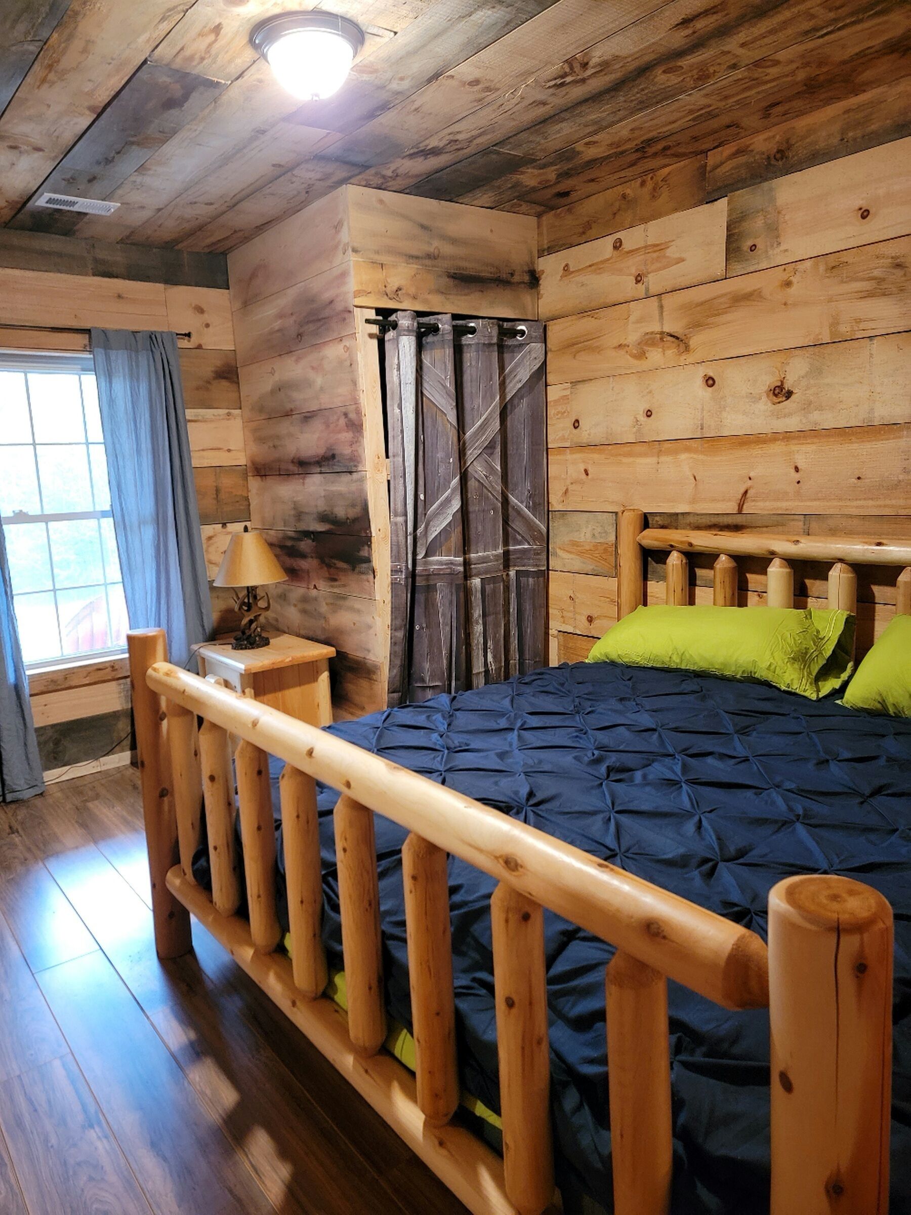 If you want to get away from a busy life this mountain cabin is the place!