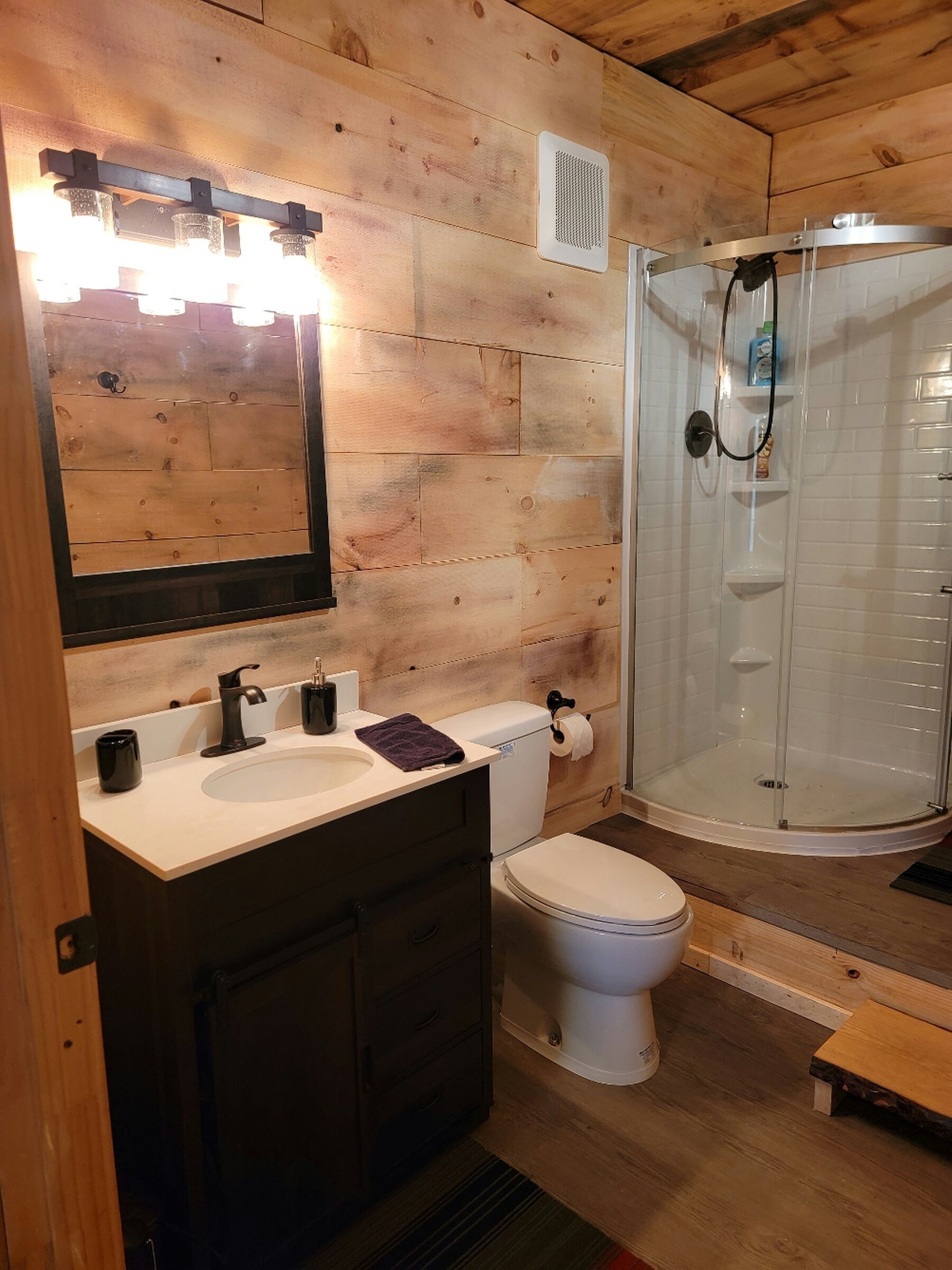 If you want to get away from a busy life this mountain cabin is the place!