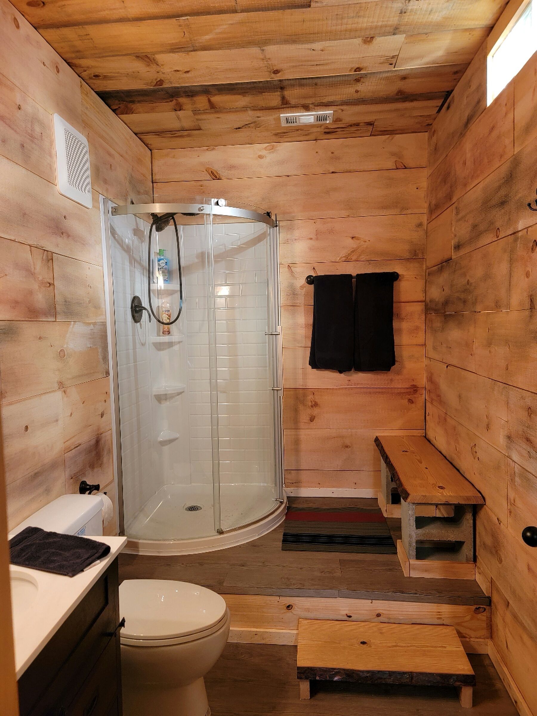 If you want to get away from a busy life this mountain cabin is the place!