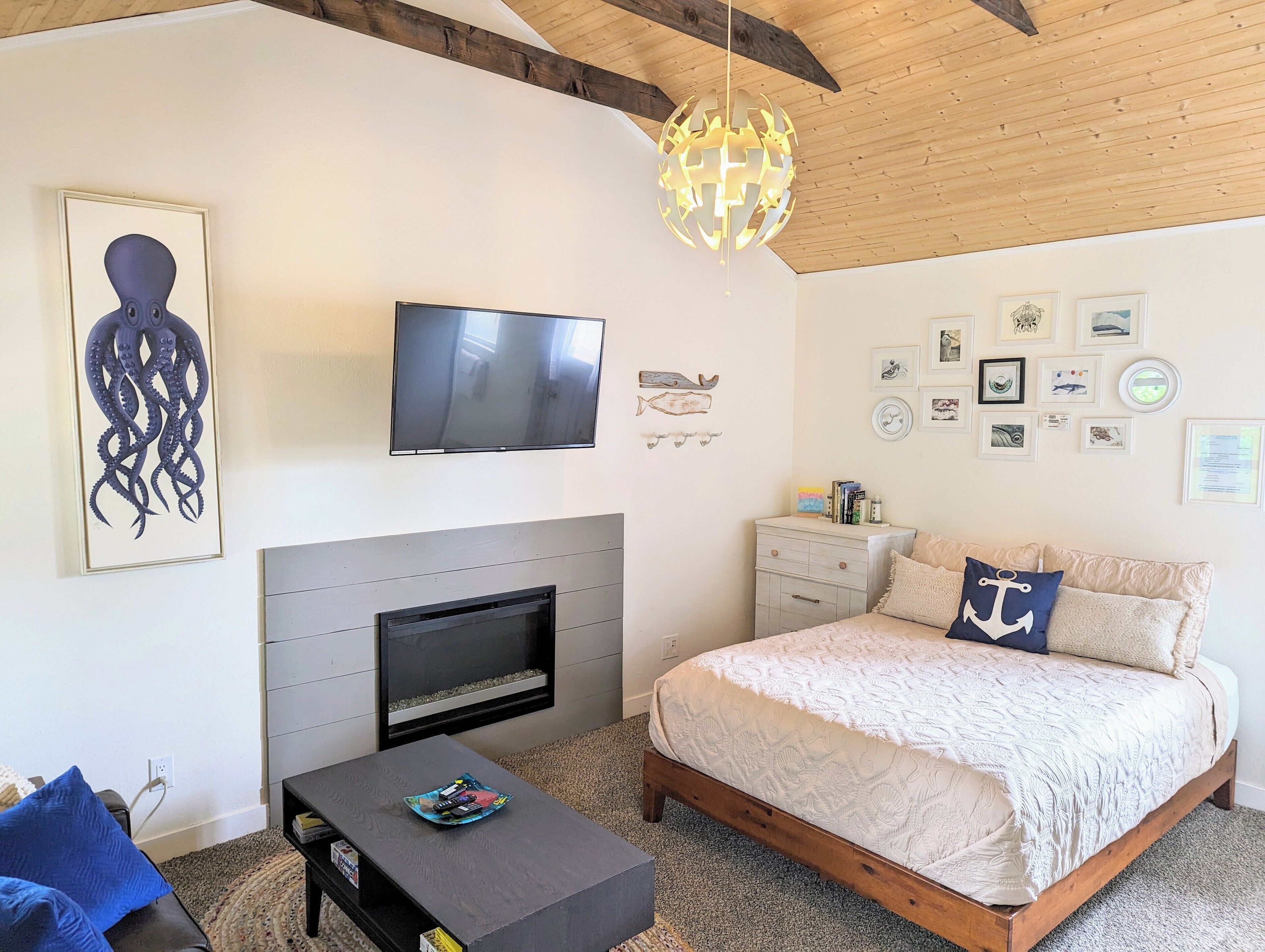 Nature Oasis-Secluded yard-Firepit-Block to bay!