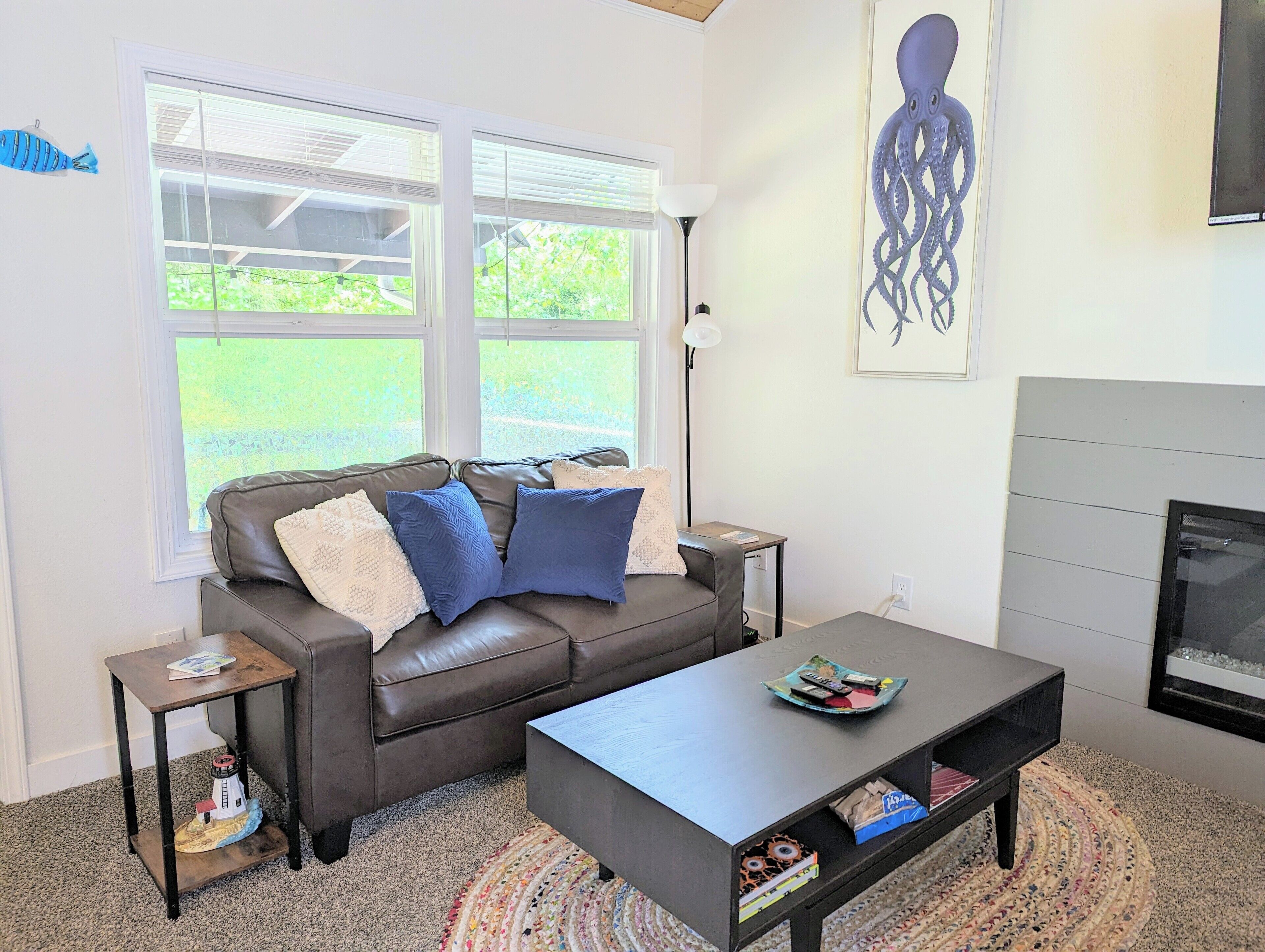 Nature Oasis-Secluded yard-Firepit-Block to bay!