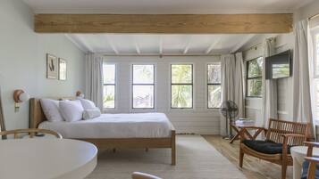 Iron/ironing board, Internet, bed sheets