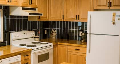 Pointless Break - Renfrew Getaway House W/ Sauna - 7320 Pacheena Rd