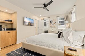 Chambre Premier double, 1 très grand lit | 1 chambre, literie de qualité, lit avec matelas à plateau-coussin