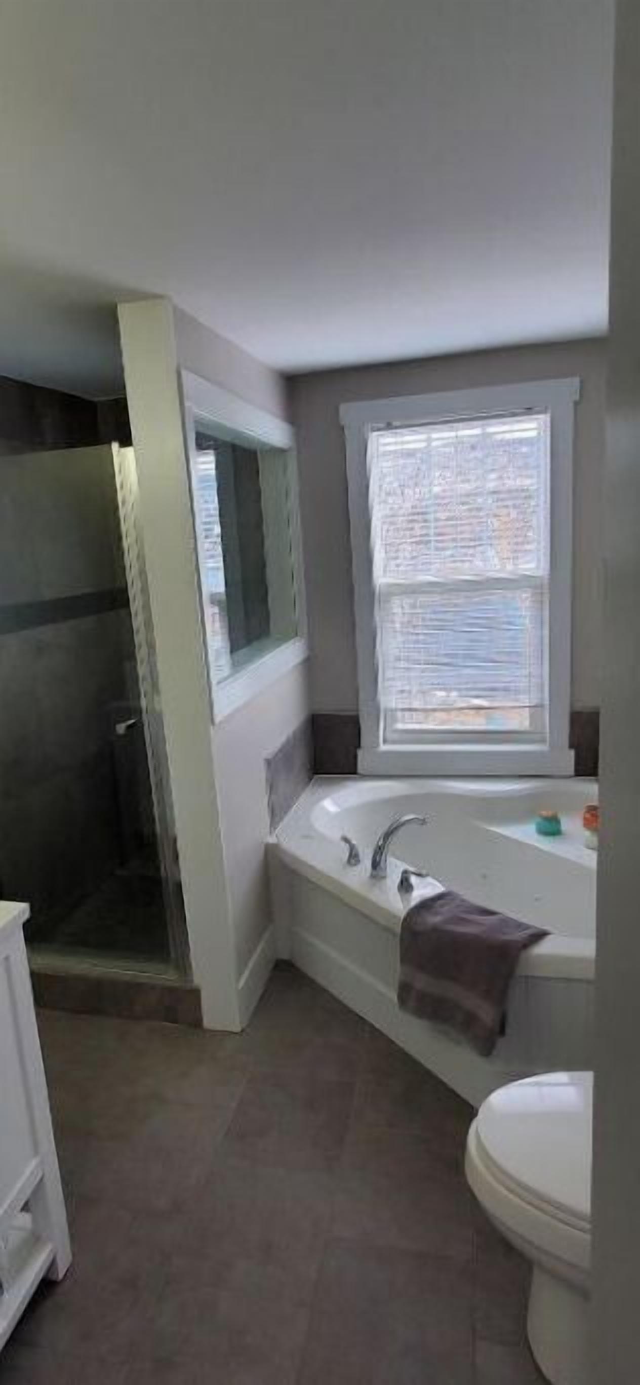 Historic Signal Hill Escape. Hot tub/ocean view