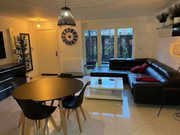 Living area - Super apartment 50m² with garden - V2 (Villeneuve-d'Ascq)