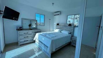 2 habitaciones, caja de seguridad en la habitación y internet