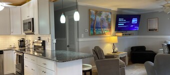 Pet-Friendly OBX Retreat - 3BR/2BA -  Private Beach Parking MP6 Kill Devil Hills