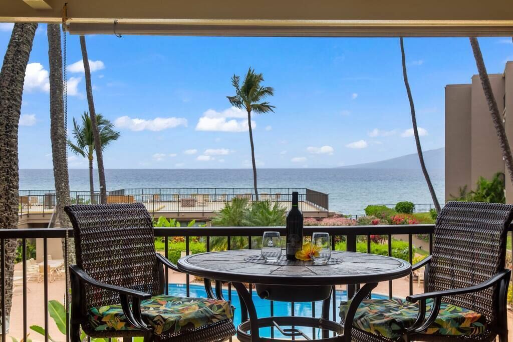 Remodeled Hawaiian style condo with ocean view