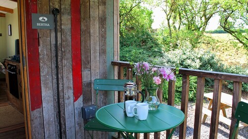 Bertha - sleeps 2 guests  in 1 bedroom