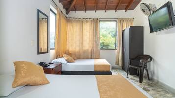 Phòng 3 Tiêu chuẩn | Truy cập Internet không dây miễn phí, bộ trải giường