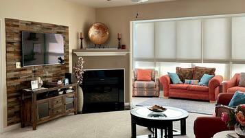 Smart TV, lareira, monitores de computador