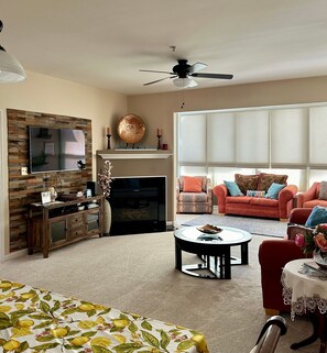 Smart TV, fireplace, computer monitors